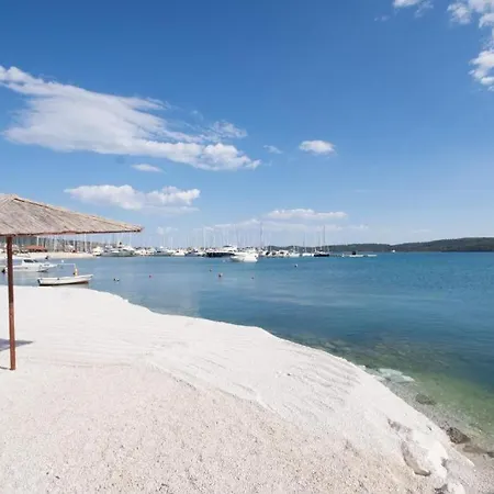 Little Sweet Stone House For 4, Seget, 20m To The Vakantiehuis