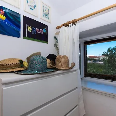 Дом отдыха Little Sweet Stone House For 4, Seget, 20m To The *