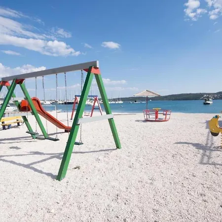 Little Sweet Stone House For 4, Seget, 20m To The