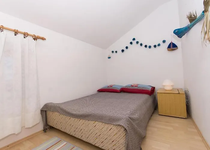 Little Sweet Stone House For 4, Seget, 20m To The Nyaraló
