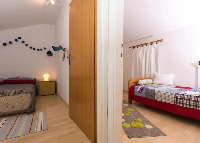 Little Sweet Stone House For 4, Seget, 20m To The Trogir