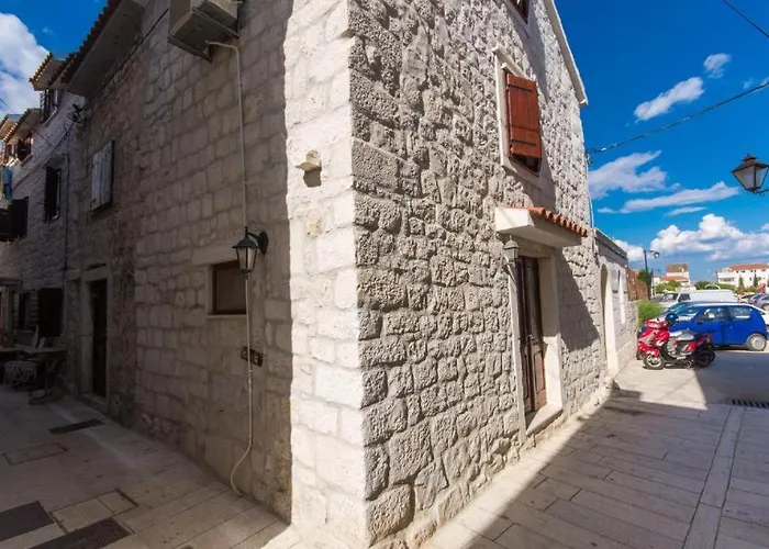 Nyaraló Little Sweet Stone House For 4, Seget, 20m To The Trogir