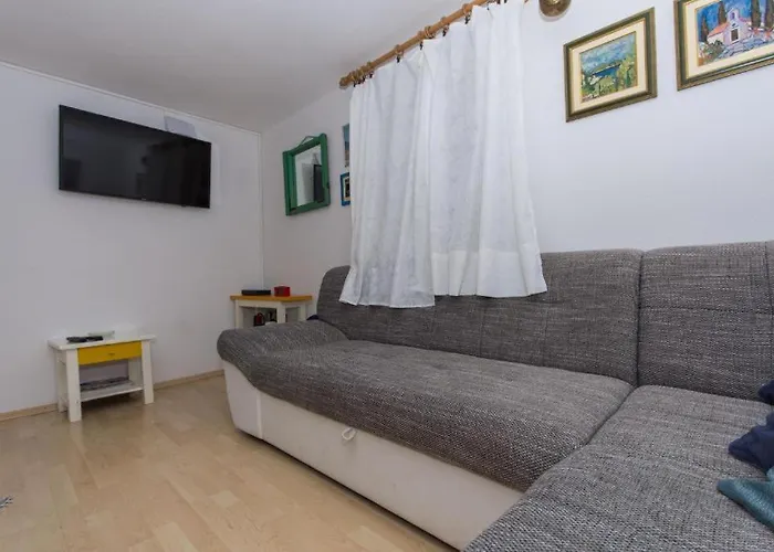 Little Sweet Stone House For 4, Seget, 20m To The