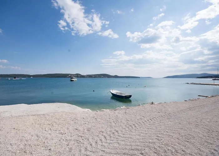 Vakantiehuis Little Sweet Stone House For 4, Seget, 20m To The