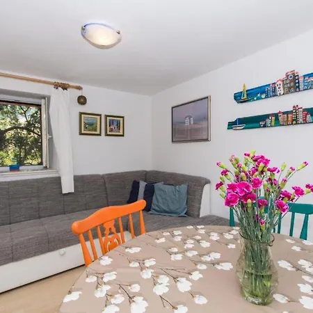 Little Sweet Stone House For 4, Seget, 20m To The