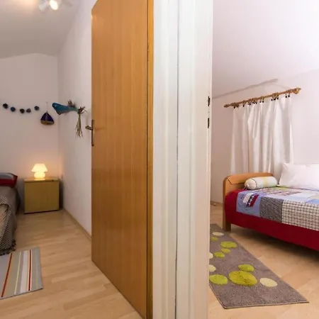 Little Sweet Stone House For 4, Seget, 20m To The 트로기르